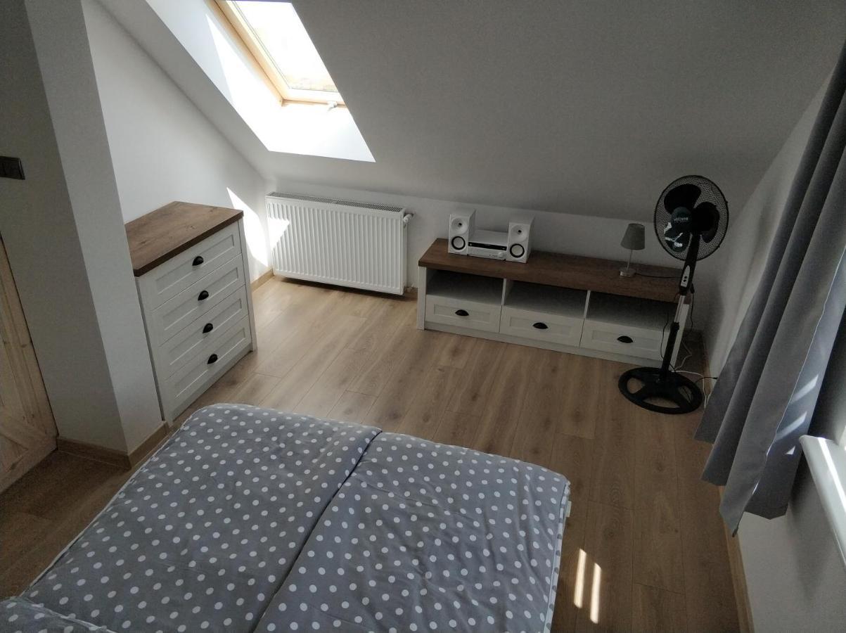 מיצ'יצ'ניו Apartamenty Gosciniec Re-Max מראה חיצוני תמונה