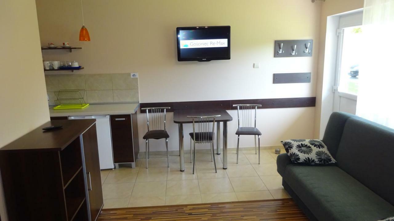 מיצ'יצ'ניו Apartamenty Gosciniec Re-Max מראה חיצוני תמונה